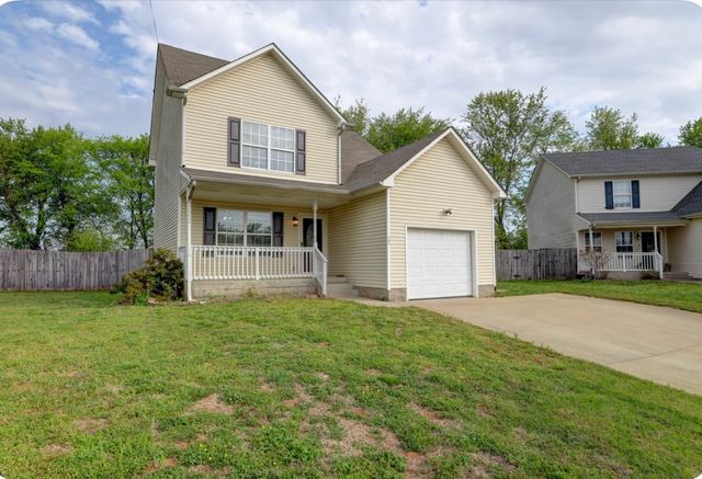 205 Alysheba Ct, Oak Grove, KY 42262