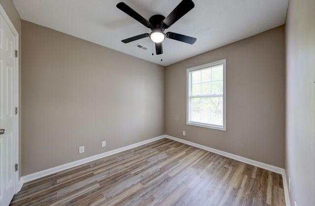 205 Alysheba Ct, Oak Grove, KY 42262