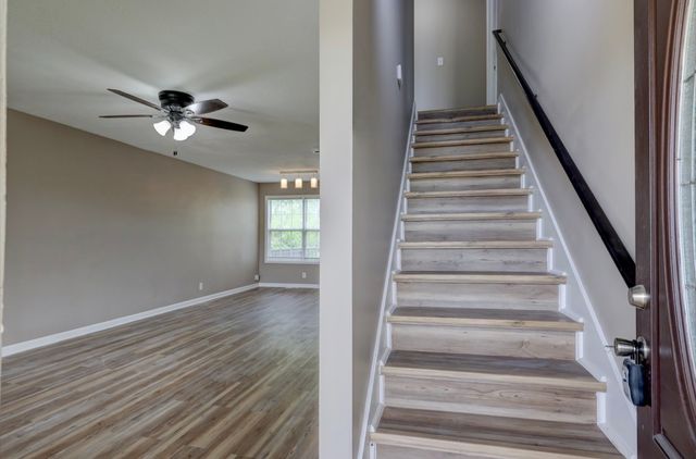 205 Alysheba Ct, Oak Grove, KY 42262