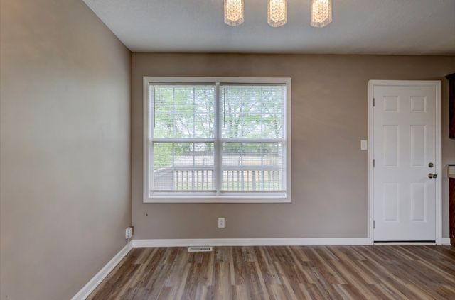 205 Alysheba Ct, Oak Grove, KY 42262