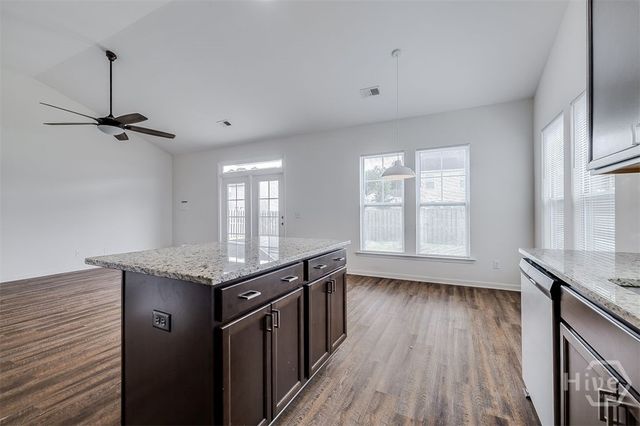20 Mirror Lake Drive, Savannah, GA 31407