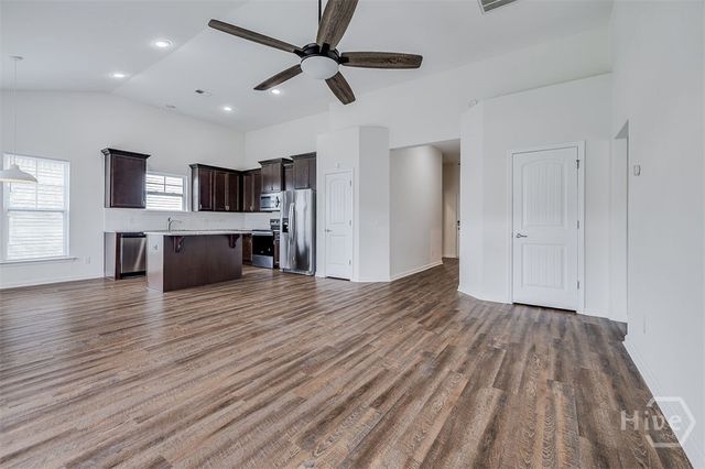 20 Mirror Lake Drive, Savannah, GA 31407