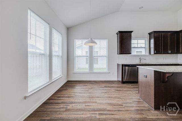 20 Mirror Lake Drive, Savannah, GA 31407