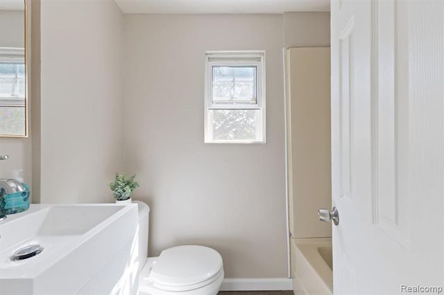 7342 Rosemont Avenue, Detroit, MI 48228