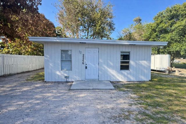 2206 Delaware Avenue, Fort Pierce, FL 34950