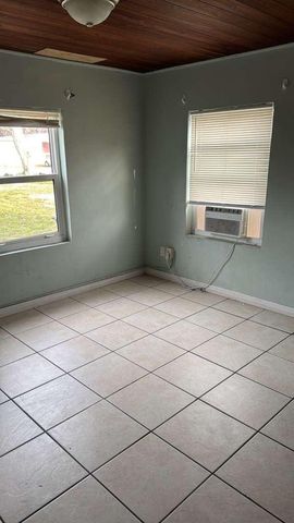 2206 Delaware Avenue, Fort Pierce, FL 34950