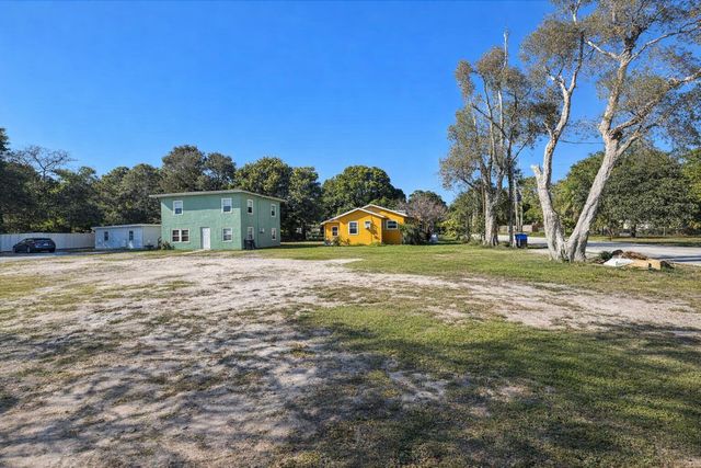 2206 Delaware Avenue, Fort Pierce, FL 34950
