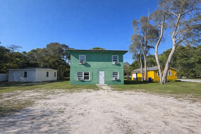 2206 Delaware Avenue, Fort Pierce, FL 34950