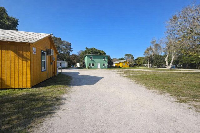 2206 Delaware Avenue, Fort Pierce, FL 34950