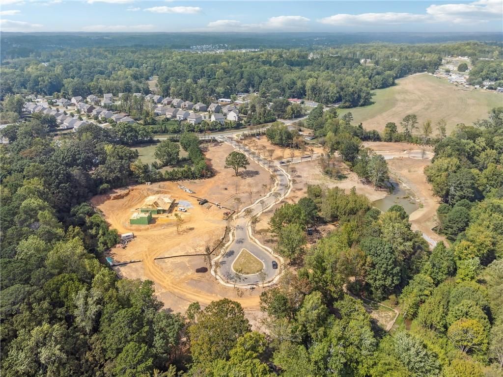 Image 13 of property listing at 4525 Muskogee Court, Cumming, GA 30040