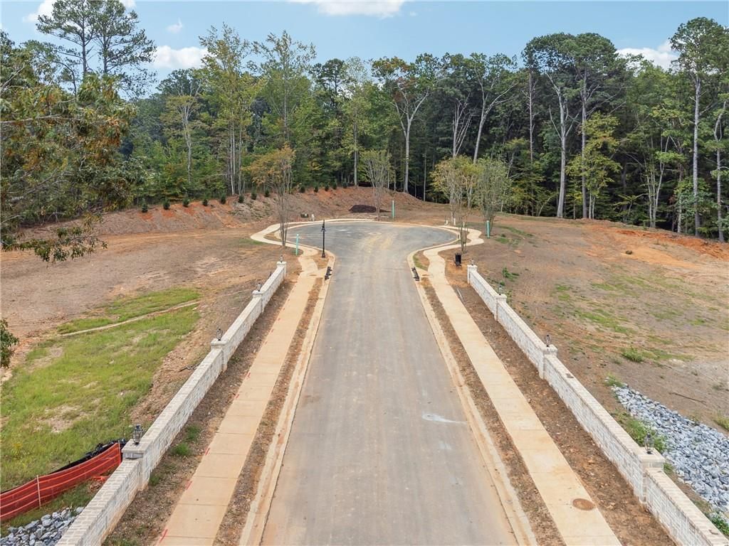 Image 3 of property listing at 4525 Muskogee Court, Cumming, GA 30040