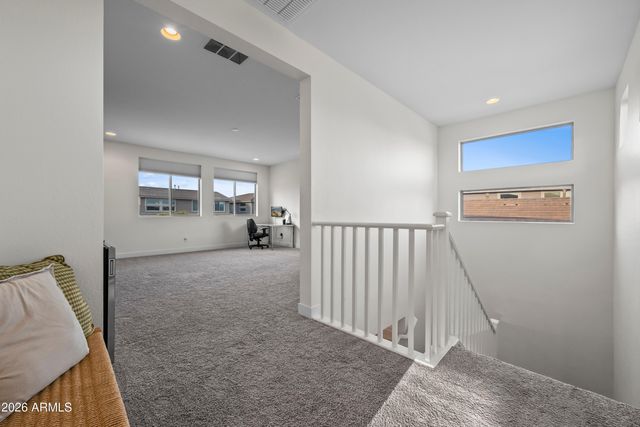 2916 E TINA Drive, Phoenix, AZ 85050