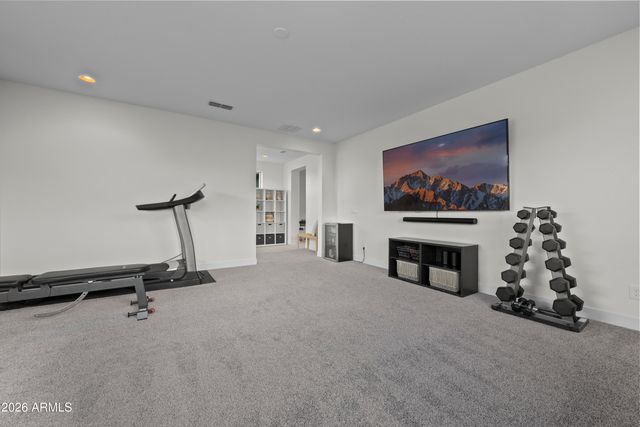2916 E TINA Drive, Phoenix, AZ 85050