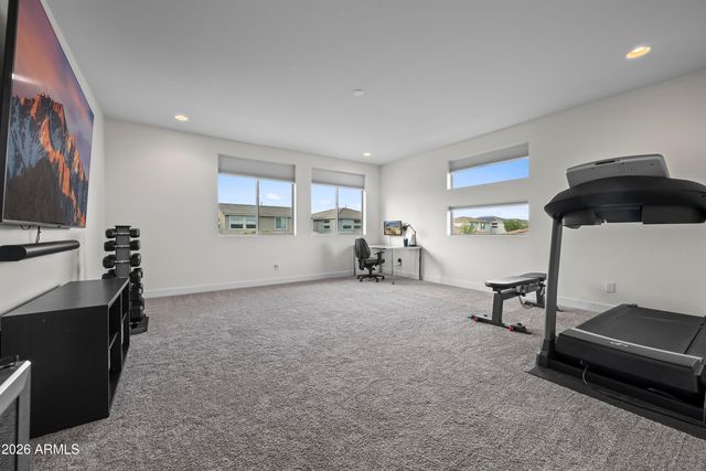 2916 E TINA Drive, Phoenix, AZ 85050