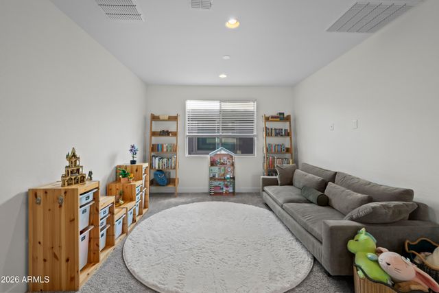 2916 E TINA Drive, Phoenix, AZ 85050