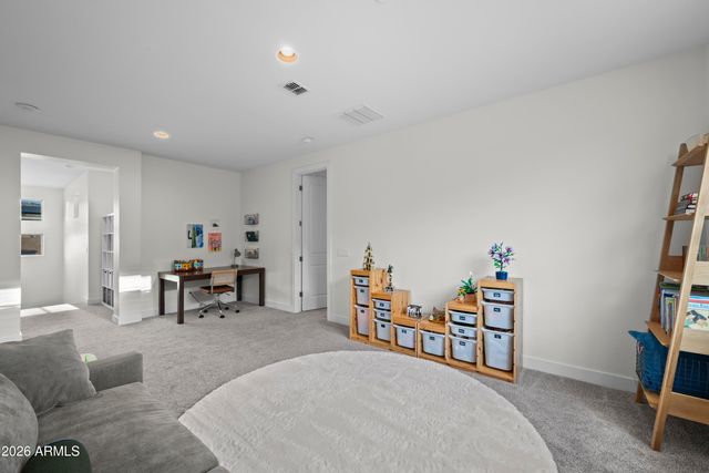 2916 E TINA Drive, Phoenix, AZ 85050