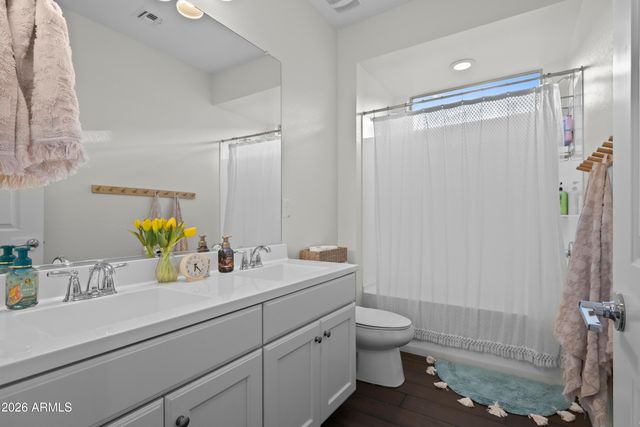 2916 E TINA Drive, Phoenix, AZ 85050