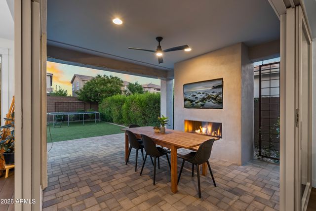 2916 E TINA Drive, Phoenix, AZ 85050