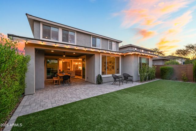 2916 E TINA Drive, Phoenix, AZ 85050