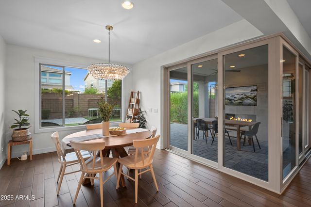 2916 E TINA Drive, Phoenix, AZ 85050