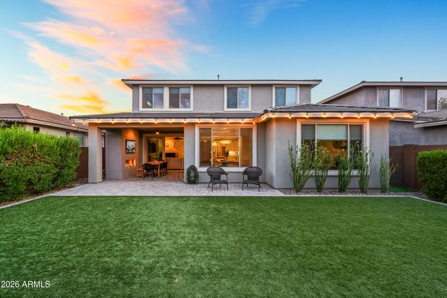 2916 E TINA Drive, Phoenix, AZ 85050