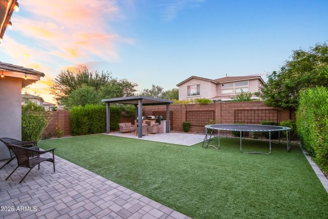 2916 E TINA Drive, Phoenix, AZ 85050