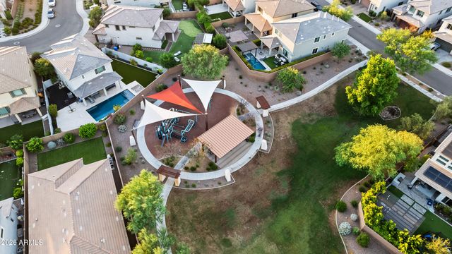 2916 E TINA Drive, Phoenix, AZ 85050