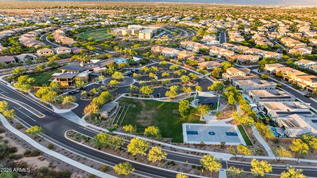 2916 E TINA Drive, Phoenix, AZ 85050