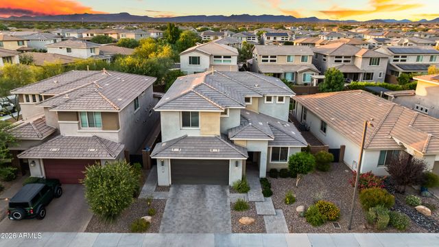 2916 E TINA Drive, Phoenix, AZ 85050