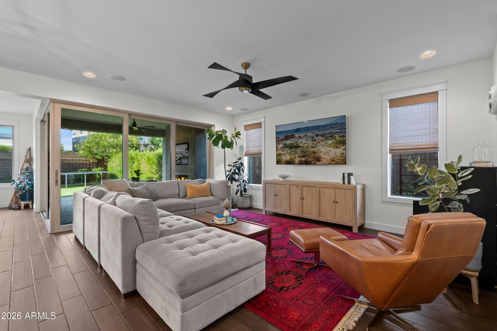 2916 E TINA Drive, Phoenix, AZ 85050 — photo 4