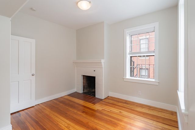 9 Revere St 5, Boston, MA 02114