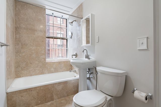 9 Revere St 5, Boston, MA 02114