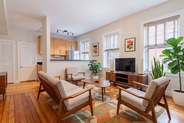 9 Revere St 5, Boston, MA 02114