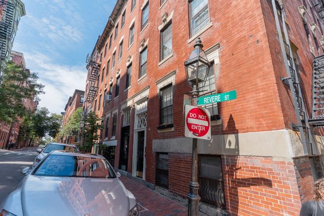 9 Revere St 5, Boston, MA 02114