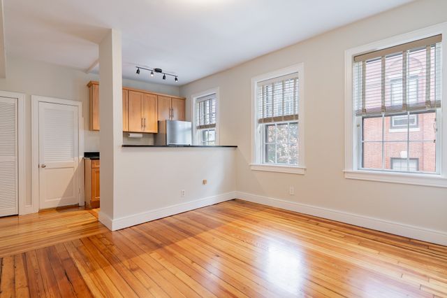 9 Revere St 5, Boston, MA 02114