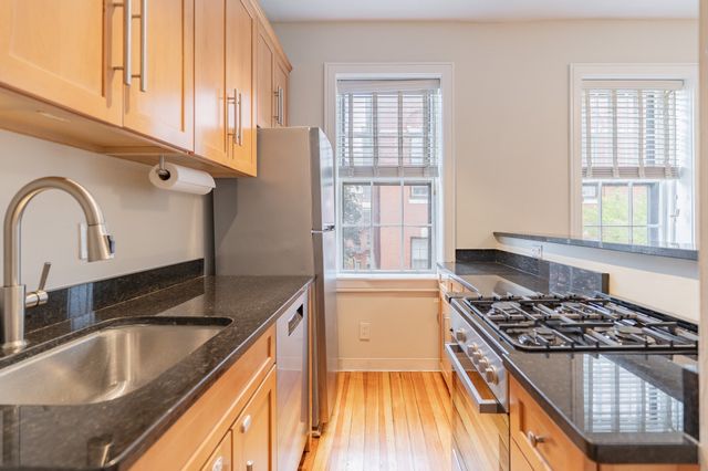 9 Revere St 5, Boston, MA 02114