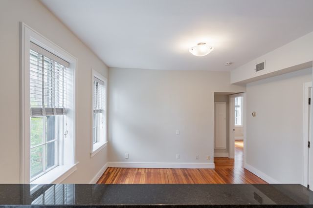 9 Revere St 5, Boston, MA 02114