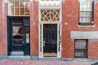 9 Revere St 5, Boston, MA 02114