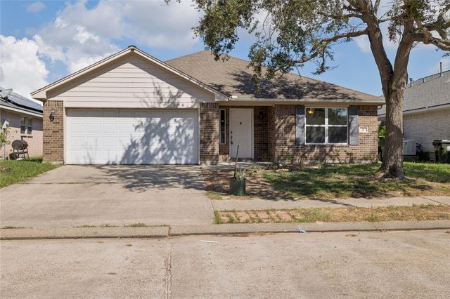 11 Clara Barton Lane, Galveston, TX 77551