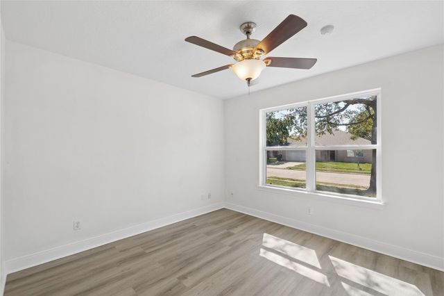 11 Clara Barton Lane, Galveston, TX 77551