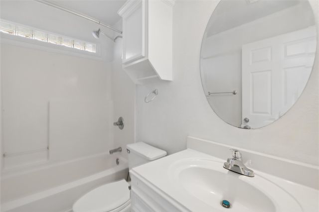 11 Clara Barton Lane, Galveston, TX 77551
