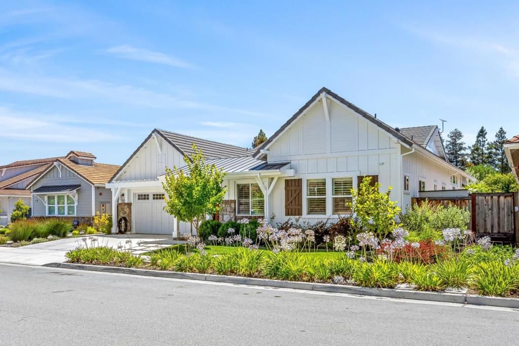 Image 3 of property listing at 17045 Hill Road, Morgan Hill, CA 95037