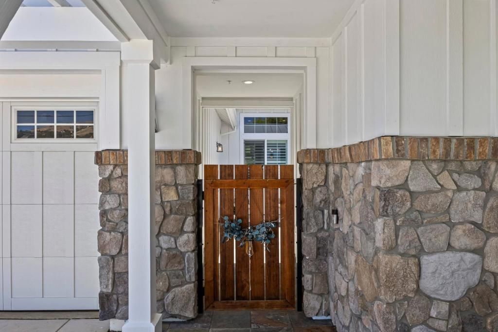 Image 4 of property listing at 17045 Hill Road, Morgan Hill, CA 95037