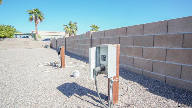 29819 Copper Mountain Dr, Wellton, AZ 85356