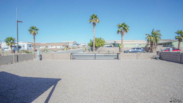 29819 Copper Mountain Dr, Wellton, AZ 85356