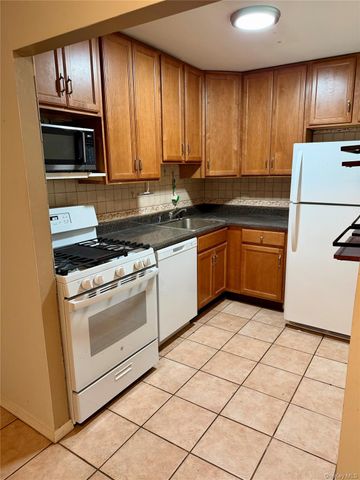 50 Barker Street 432, Mount Kisco, NY 10549