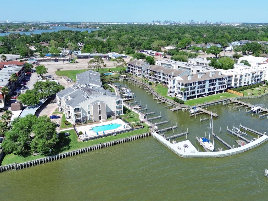 205 Yacht Club Lane 205, Seabrook, TX 77586