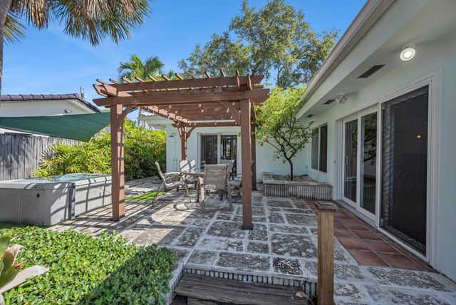 1995 Ixora Road, North Miami, FL 33181