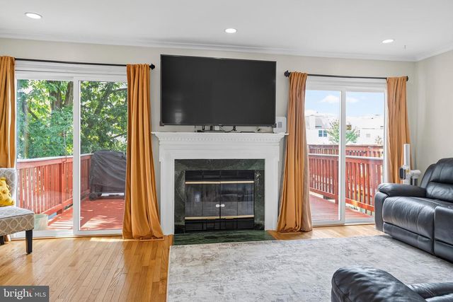 7128 COLLINSWORTH PL, Frederick, MD 21703