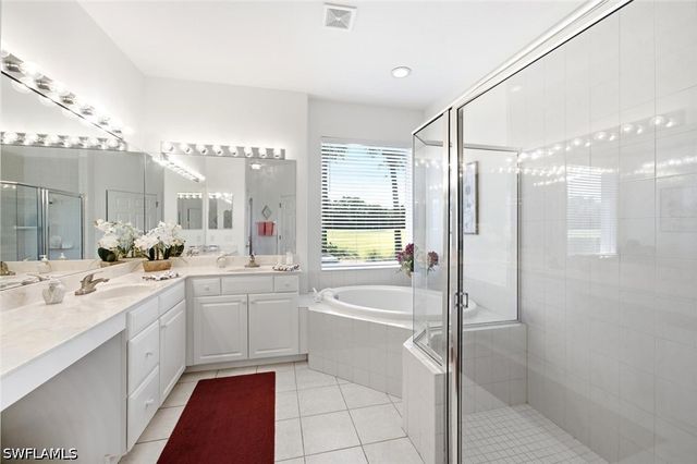 4780 Shinnecock Hills CT 101, Naples, FL 34112